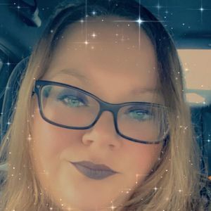 Meet your Posher, Hilary